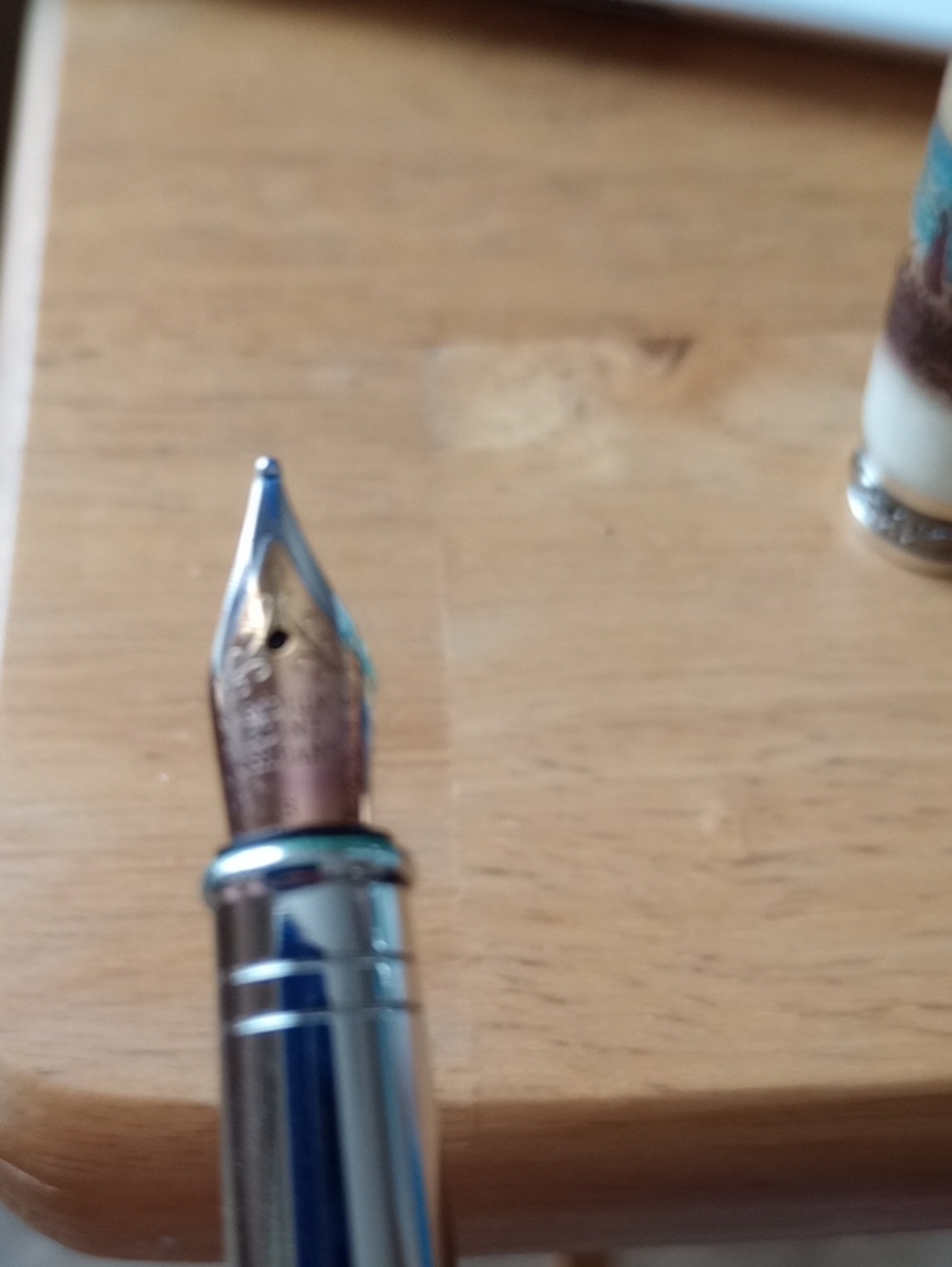 Elegant Fountain Pen - Picture 7 of 9
